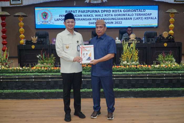 DPRD Kota Gorontalo Terima LKPJ Walikota Gorontalo Tahun 2022