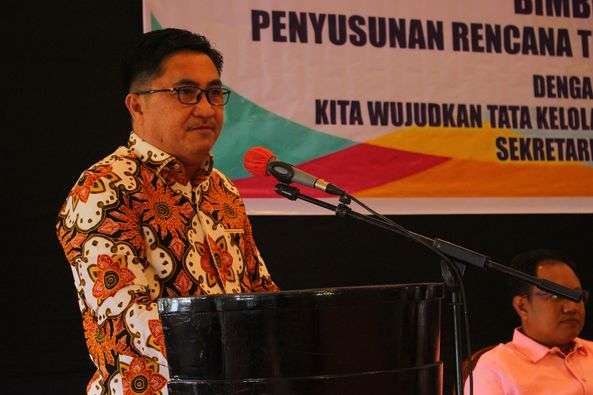 Hardi Sidiki Membuka Kegiatan Bimtek Sekretariat DPRD Kota Gorontalo