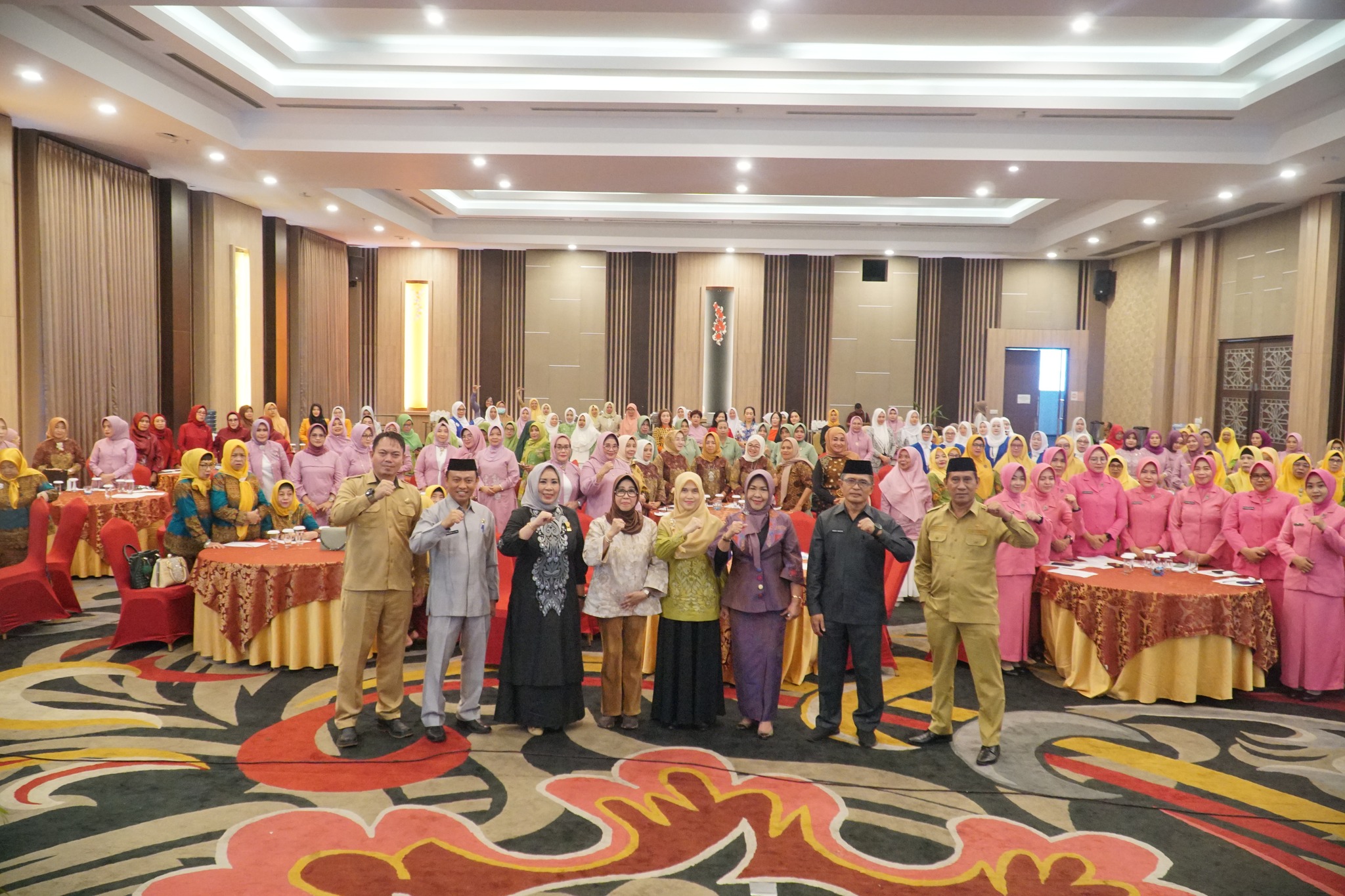 Tien Mobiliu Apresiasi GOW Kota Gorontalo Gelar Seminar Perempuan dan Politik