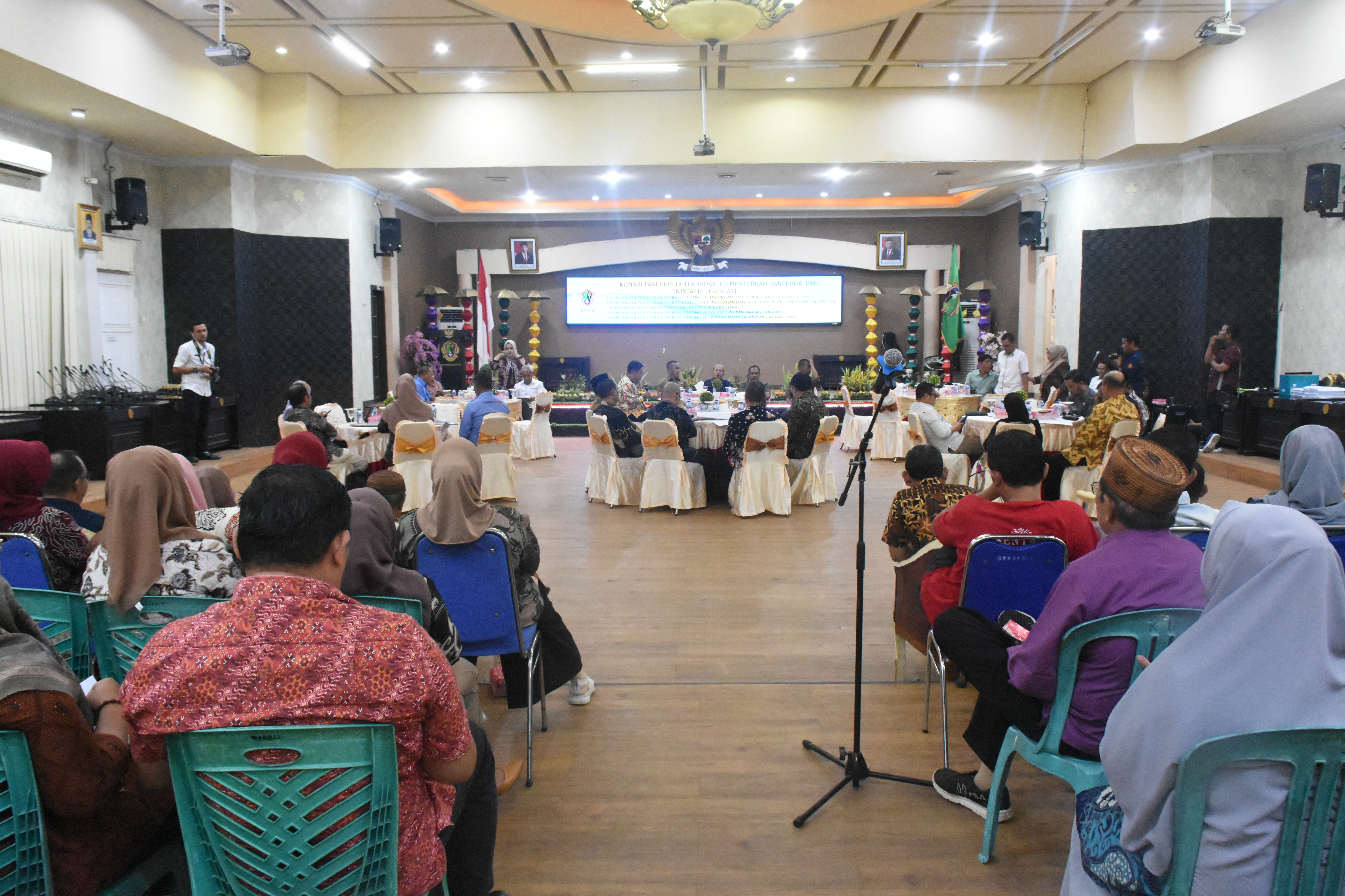 DPRD Kota Gorontalo Laksanakan Konsultasi Publik Atas Empat Buah Ranperda Usul Legislatif